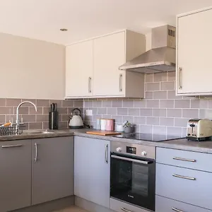 https://converted-stable-with-hot-tub.yorkshirehotels.net