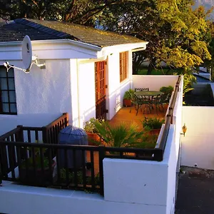 https://bakoven-cottage.hotels-capetown.com